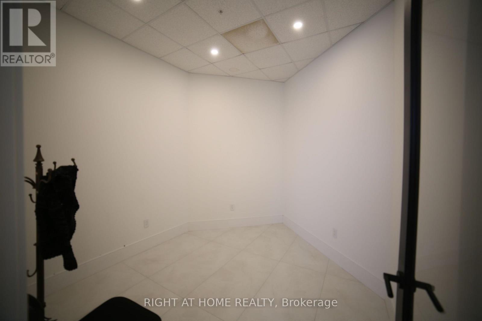 217 - 3465 Platinum Drive, Mississauga, Ontario  L5M 2S1 - Photo 5 - W12706652