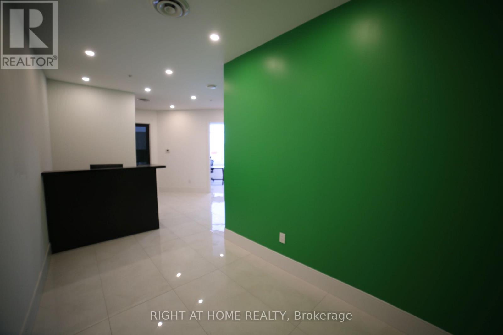 217 - 3465 Platinum Drive, Mississauga, Ontario  L5M 2S1 - Photo 8 - W12706652