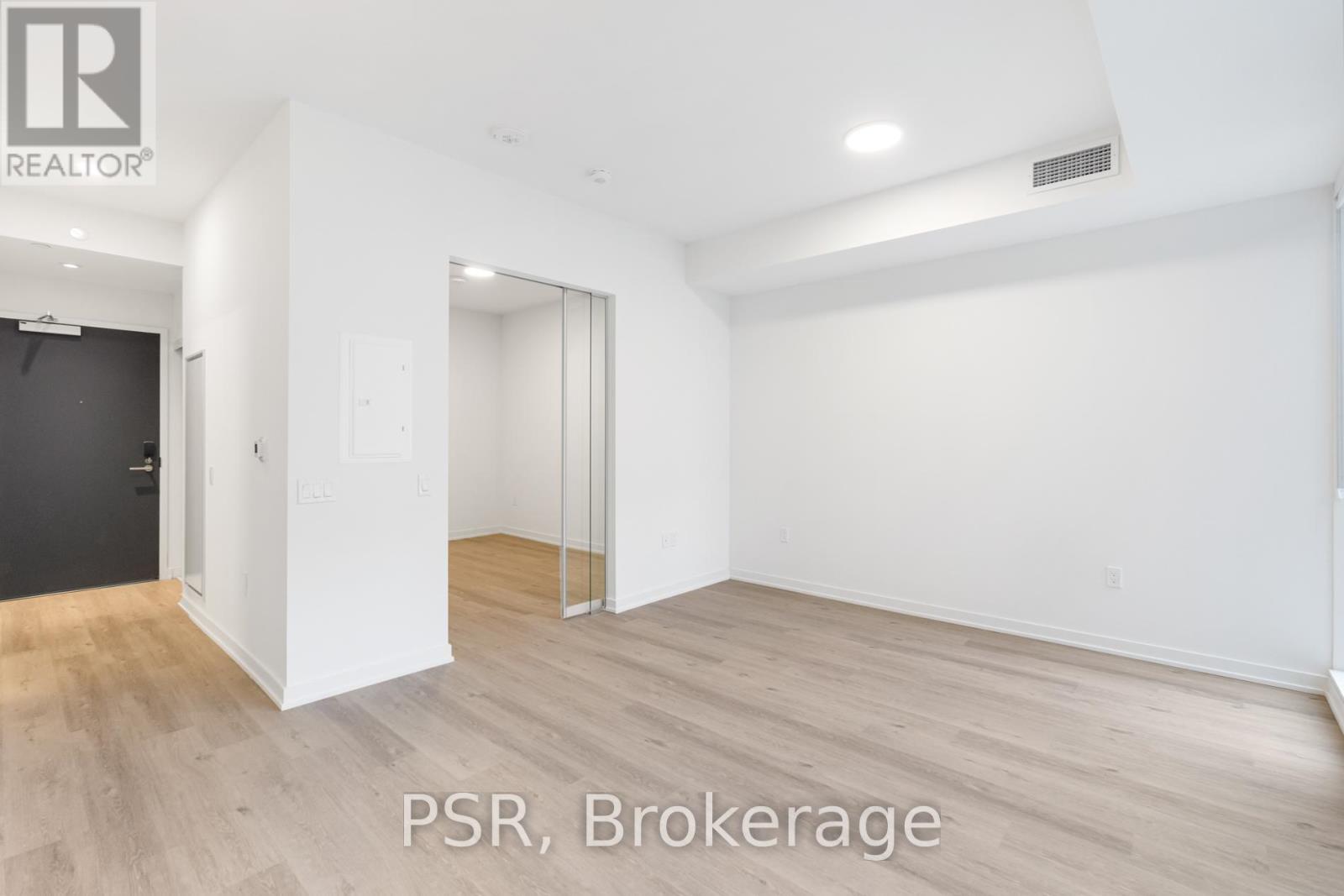 530 - 4365 Bloor Street, Toronto, Ontario  M9C 1R3 - Photo 4 - W12706656