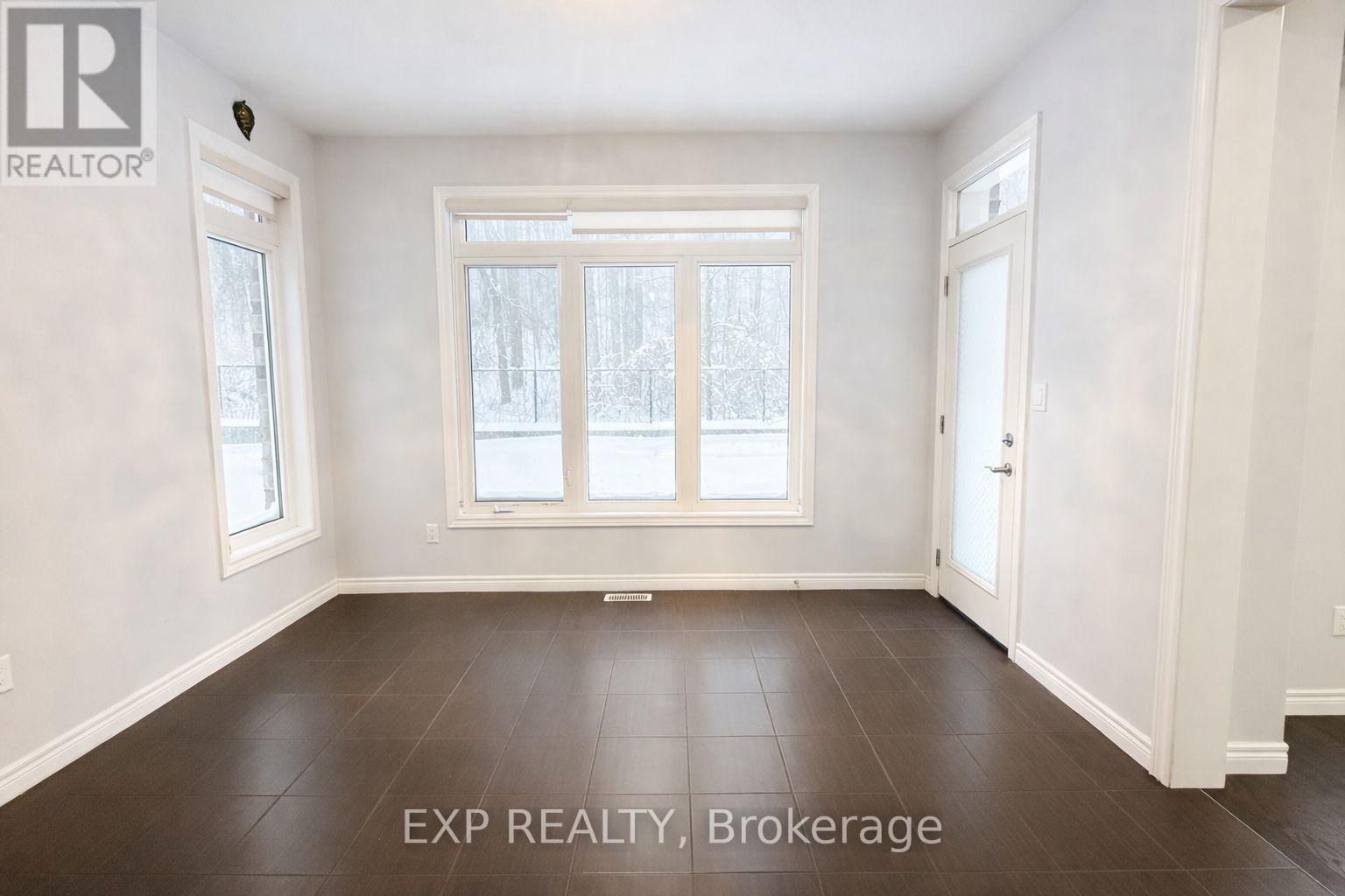 Upper - 127 Elmbank Trail, Kitchener, Ontario  N2R 0H2 - Photo 10 - X12706602