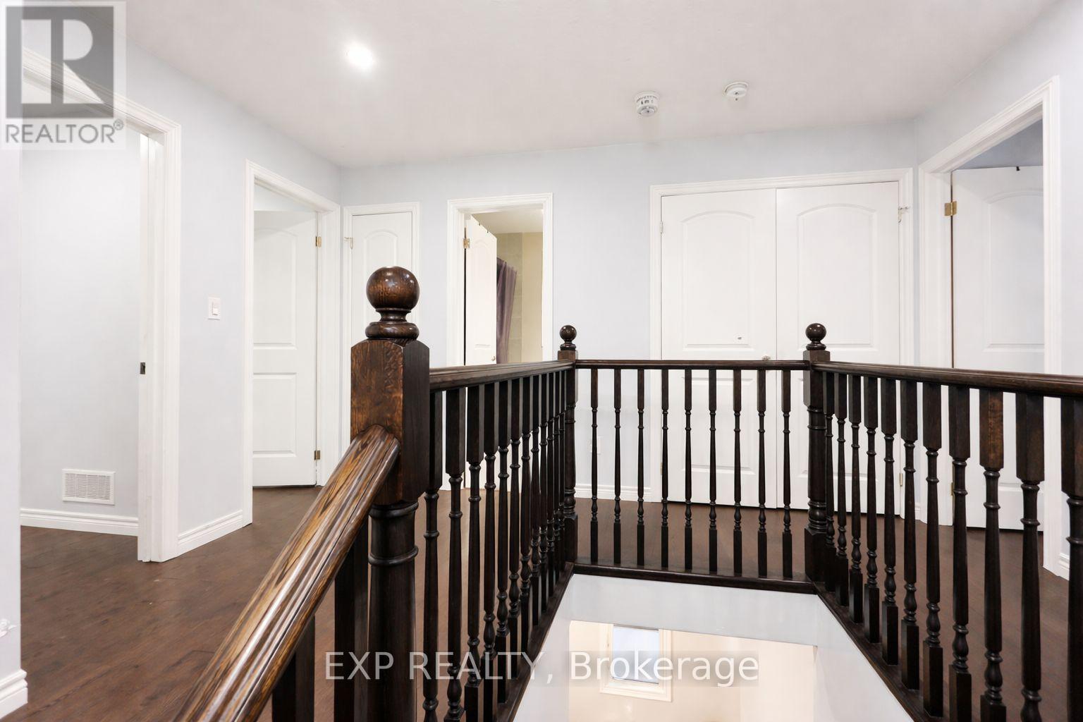 Upper - 127 Elmbank Trail, Kitchener, Ontario  N2R 0H2 - Photo 14 - X12706602