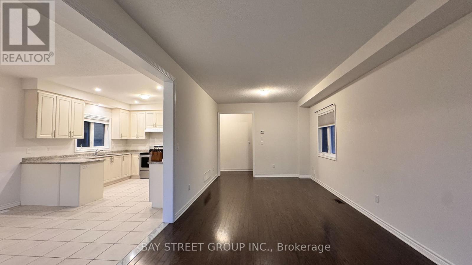 27 Palace Street, Thorold, Ontario  L2V 0J7 - Photo 10 - X12706624