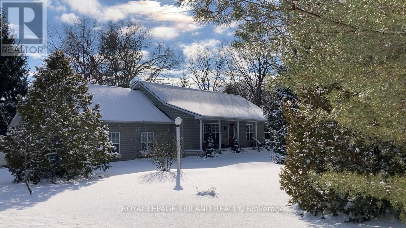 9909 Northville Crescent, Lambton Shores, Ontario  N0M 2N0 - Photo 2 - X12556264