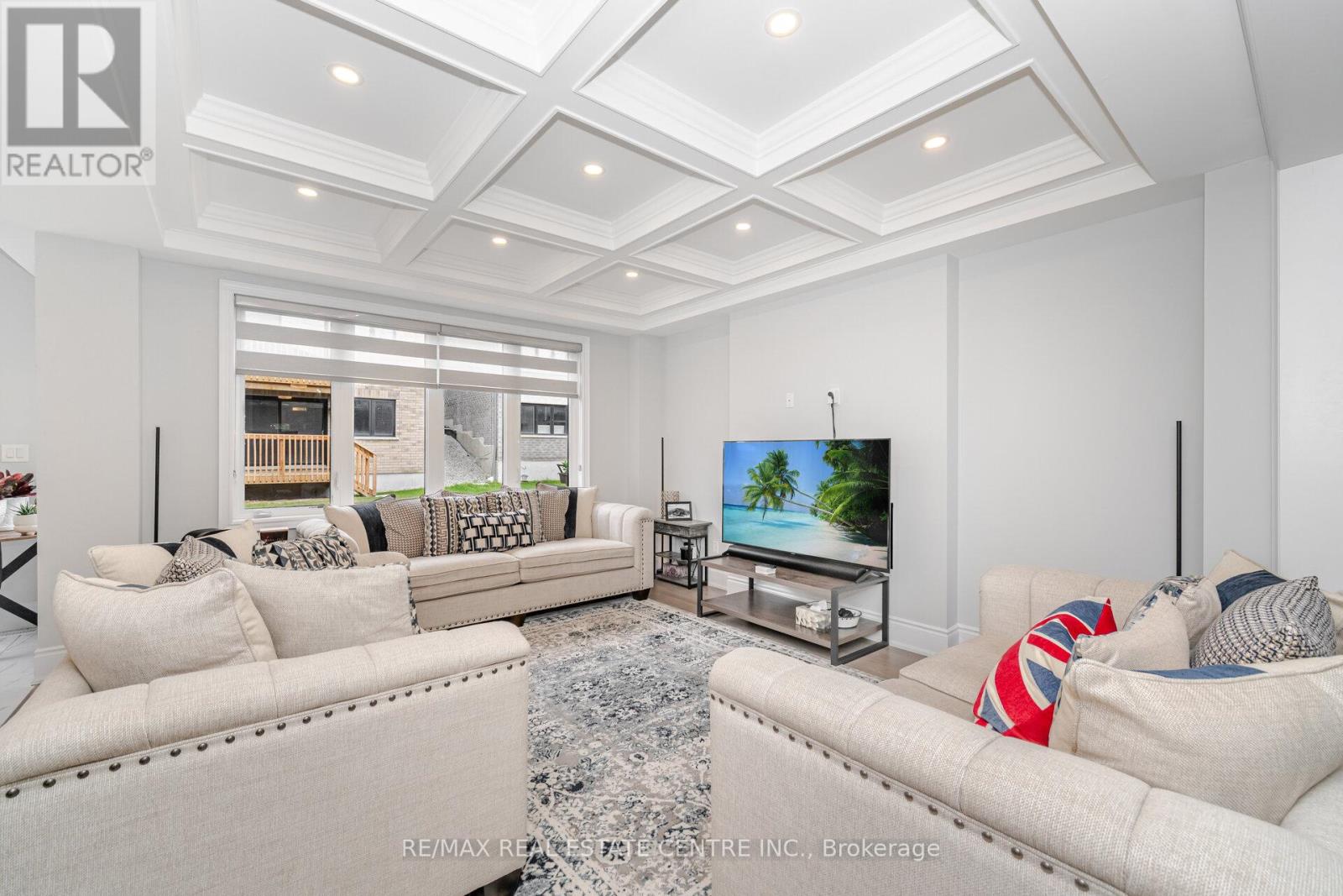 37 Periwinkle Road, Springwater, Ontario  L9X 2C8 - Photo 10 - S12706674