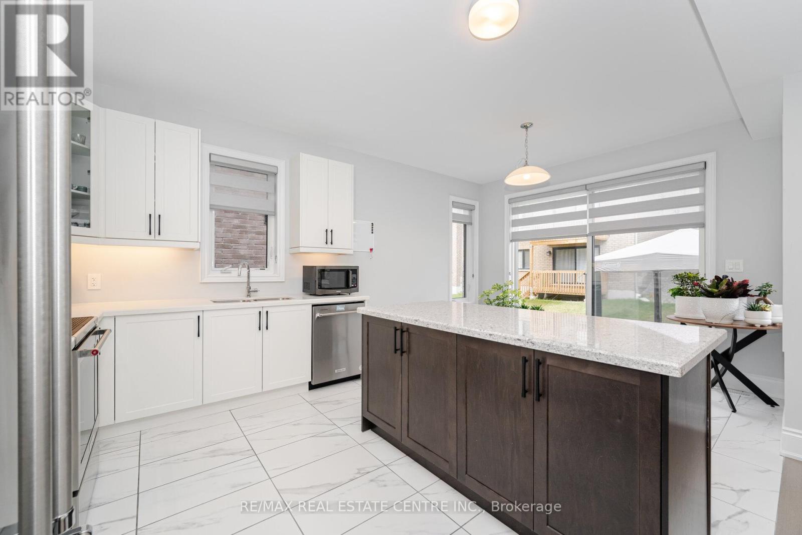 37 Periwinkle Road, Springwater, Ontario  L9X 2C8 - Photo 16 - S12706674