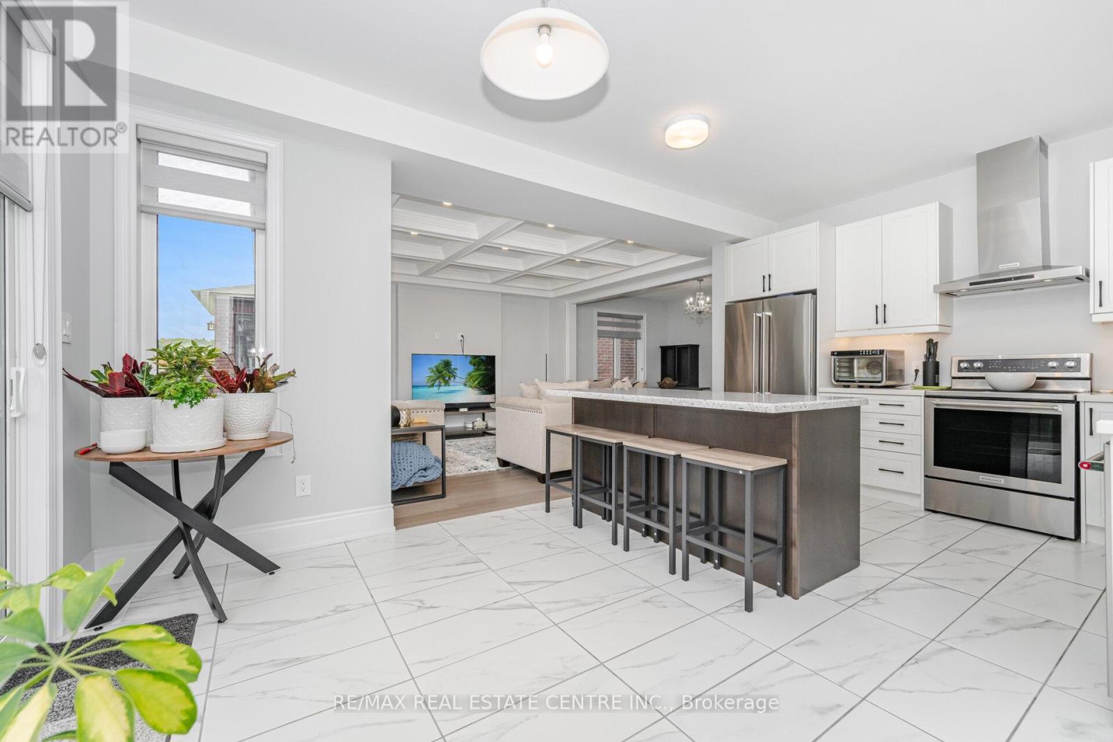 37 Periwinkle Road, Springwater, Ontario  L9X 2C8 - Photo 18 - S12706674