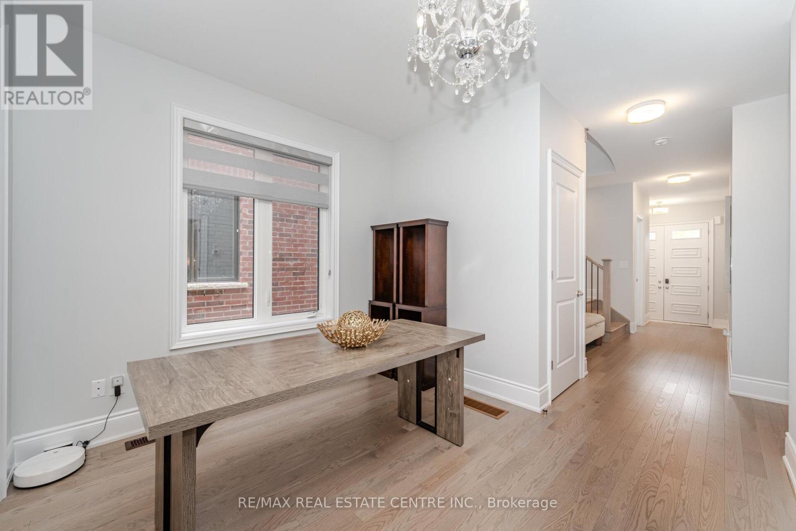 37 Periwinkle Road, Springwater, Ontario  L9X 2C8 - Photo 5 - S12706674