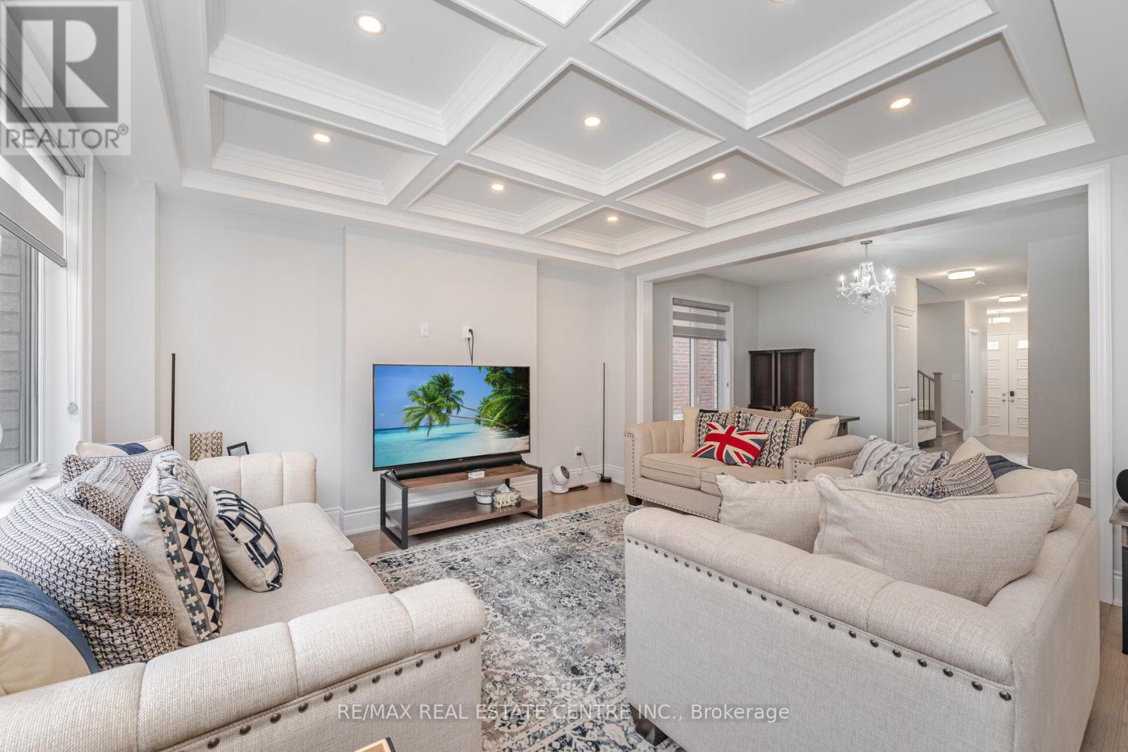 37 Periwinkle Road, Springwater, Ontario  L9X 2C8 - Photo 9 - S12706674