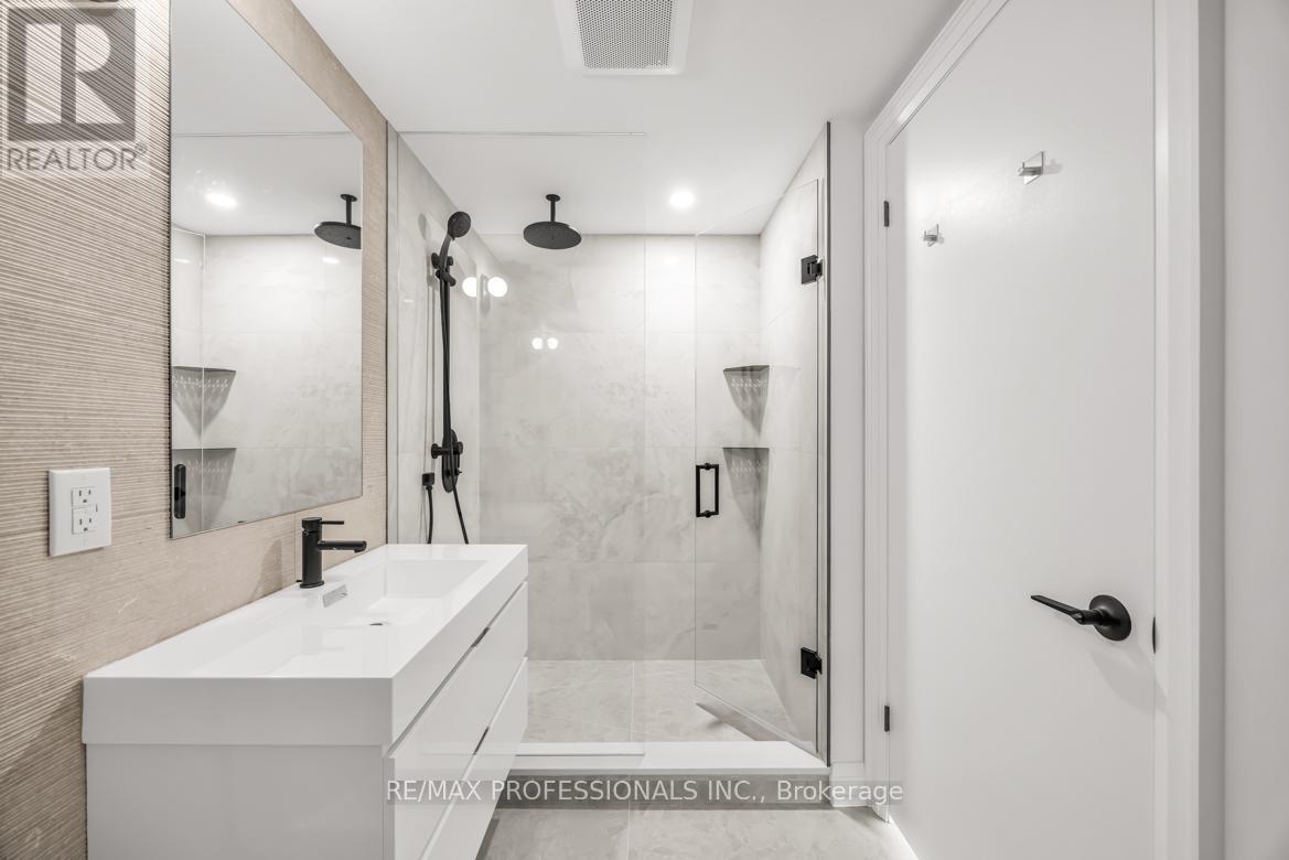 4004 - 21 Carlton Street, Toronto, Ontario  M5B 1L3 - Photo 15 - C12706322