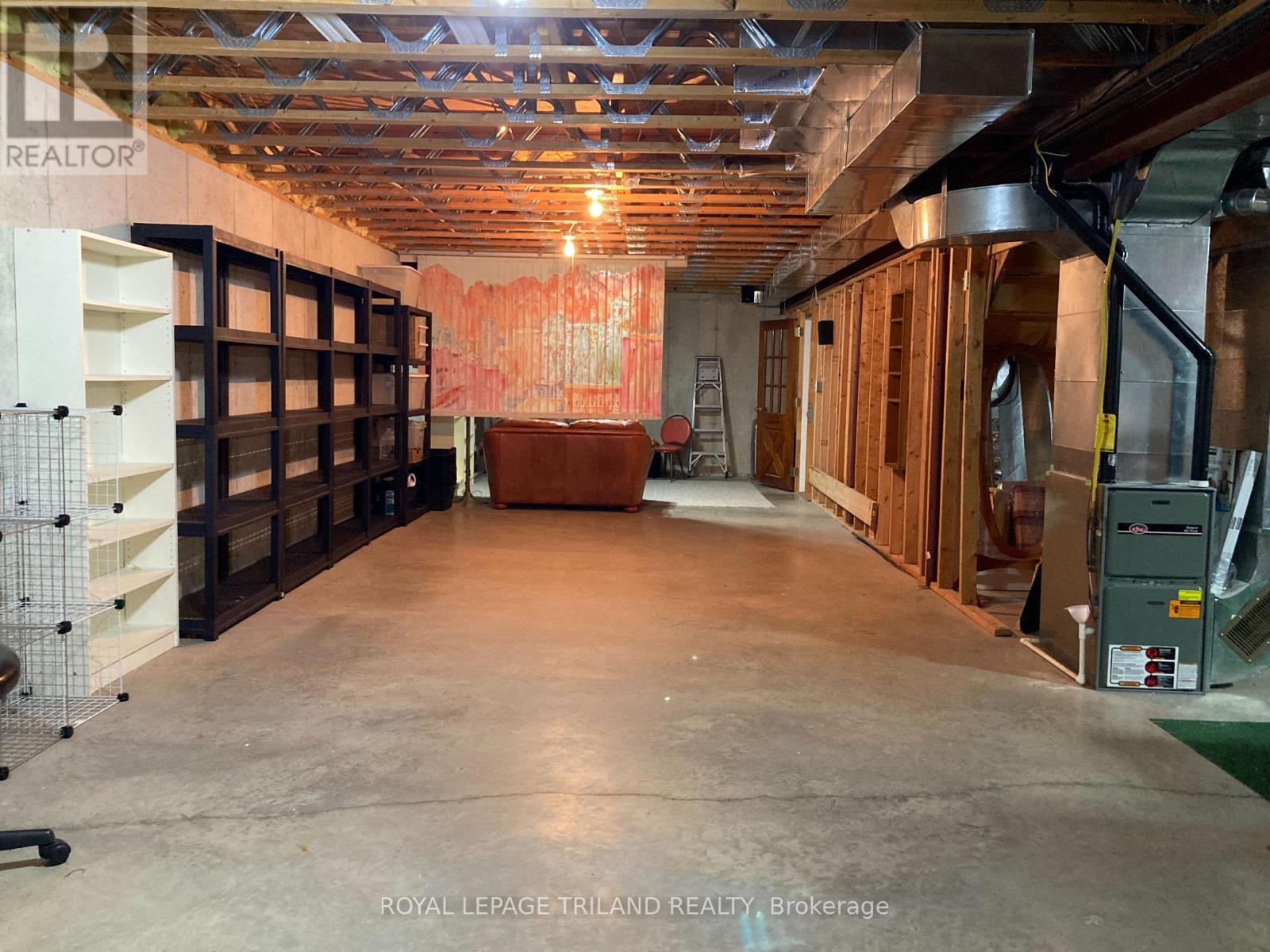 9909 Northville Crescent, Lambton Shores, Ontario  N0M 2N0 - Photo 19 - X12556264