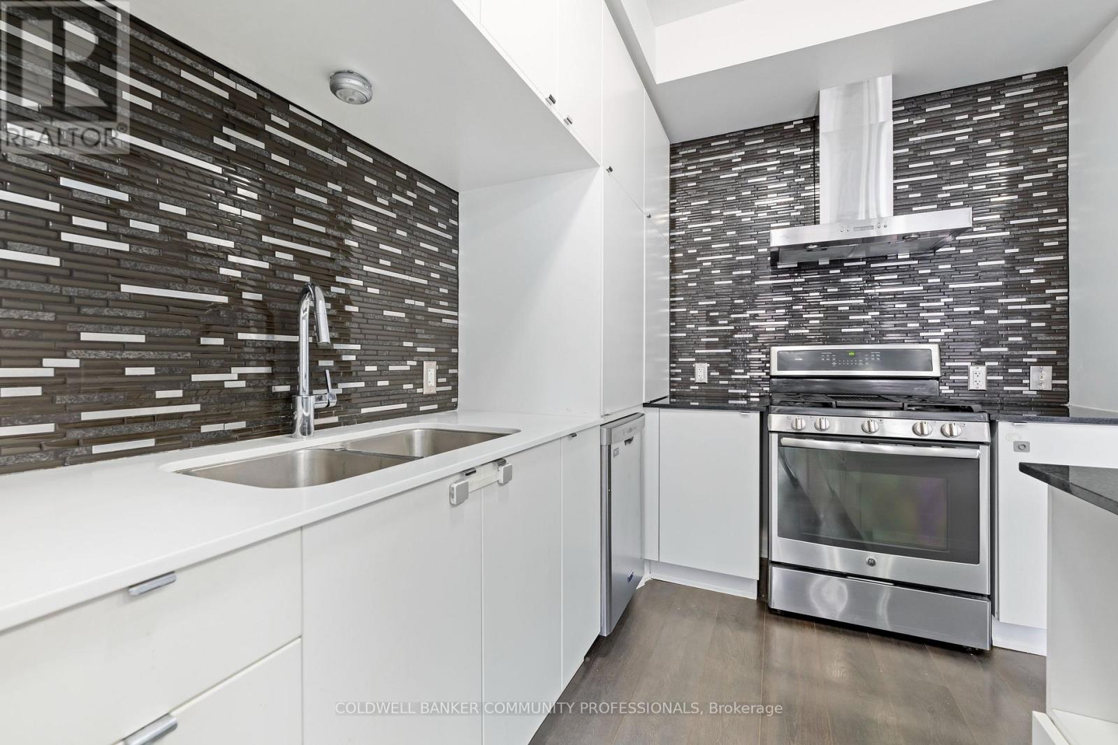 193 Huguenot Road, Oakville, Ontario  L6H 0L6 - Photo 27 - W12706678