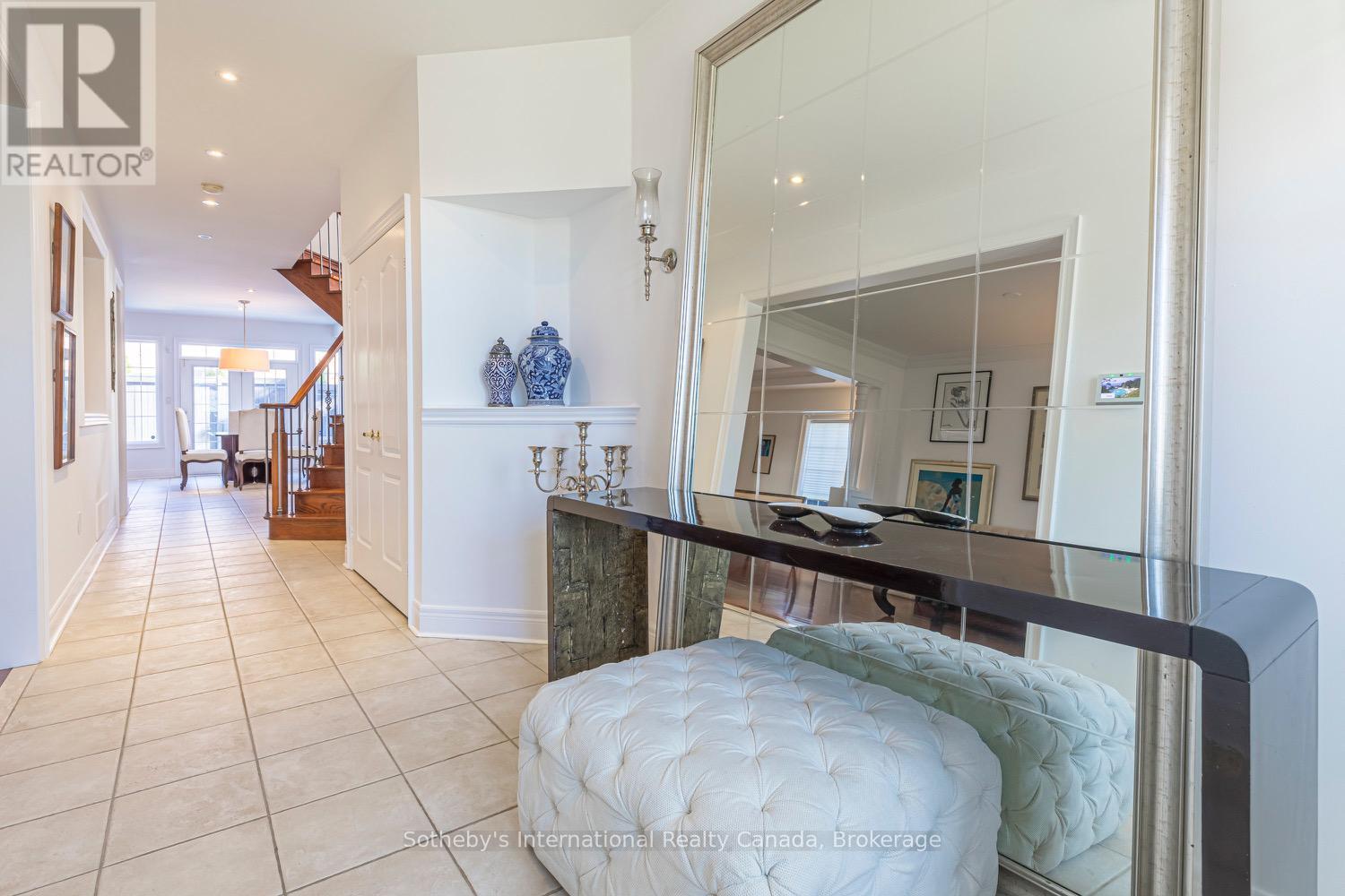 2472 Upper Valley Crescent, Oakville, Ontario  L6H 7P2 - Photo 3 - W12590512