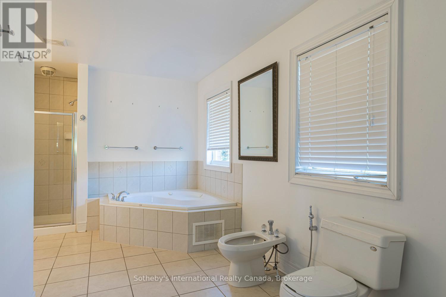 2472 Upper Valley Crescent, Oakville, Ontario  L6H 7P2 - Photo 12 - W12590512