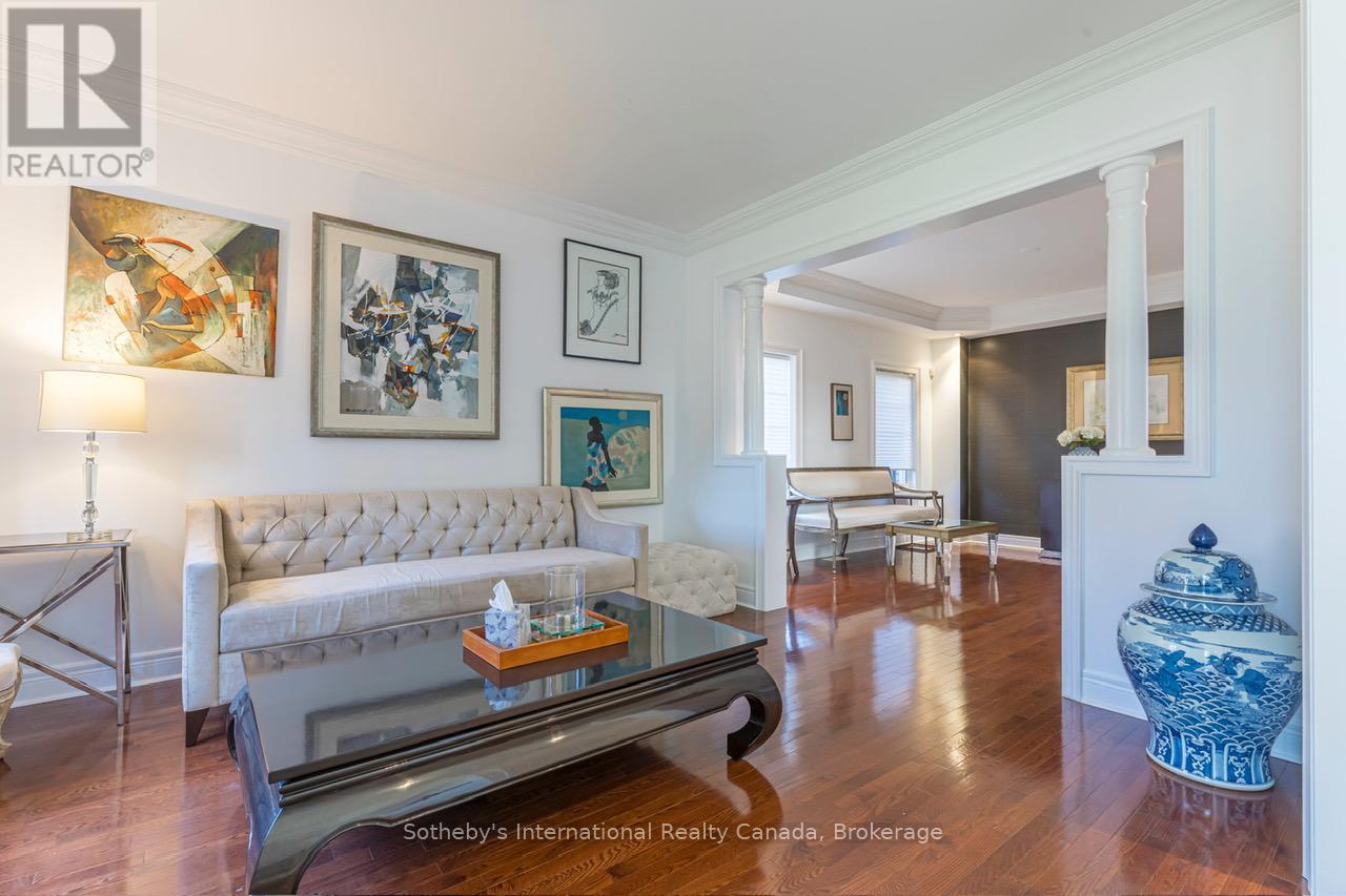 2472 Upper Valley Crescent, Oakville, Ontario  L6H 7P2 - Photo 4 - W12590512