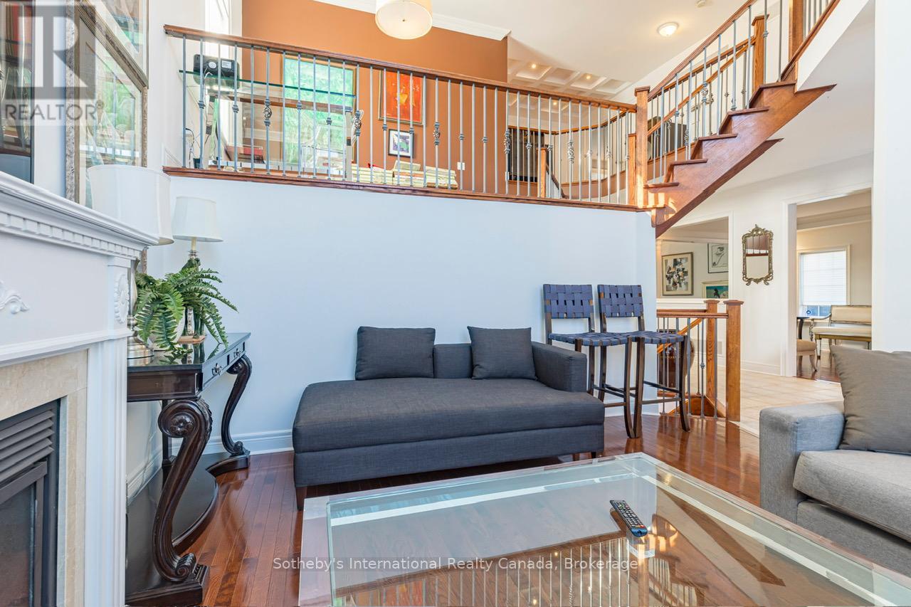 2472 Upper Valley Crescent, Oakville, Ontario  L6H 7P2 - Photo 9 - W12590512