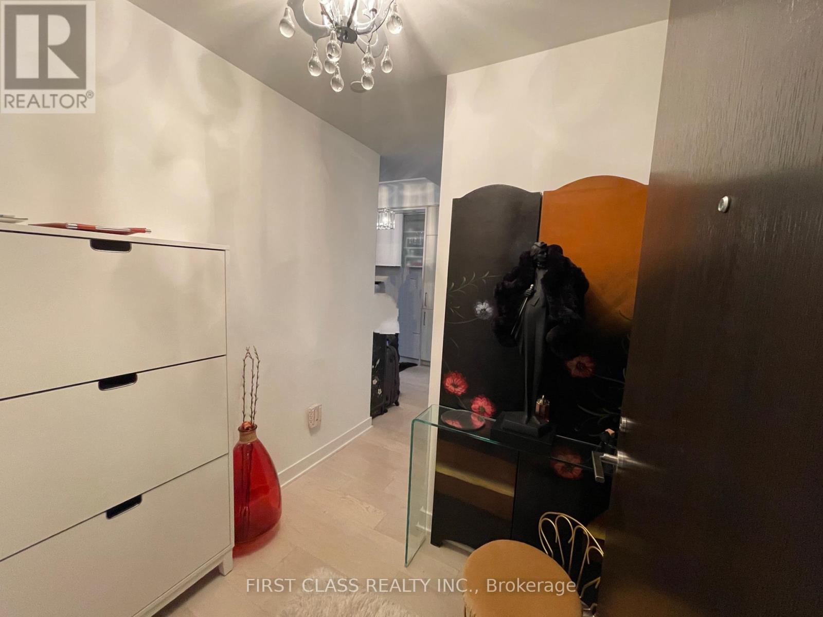 1714 - 11 Yorkville Avenue, Toronto, Ontario  M4W 0B7 - Photo 4 - C12706686