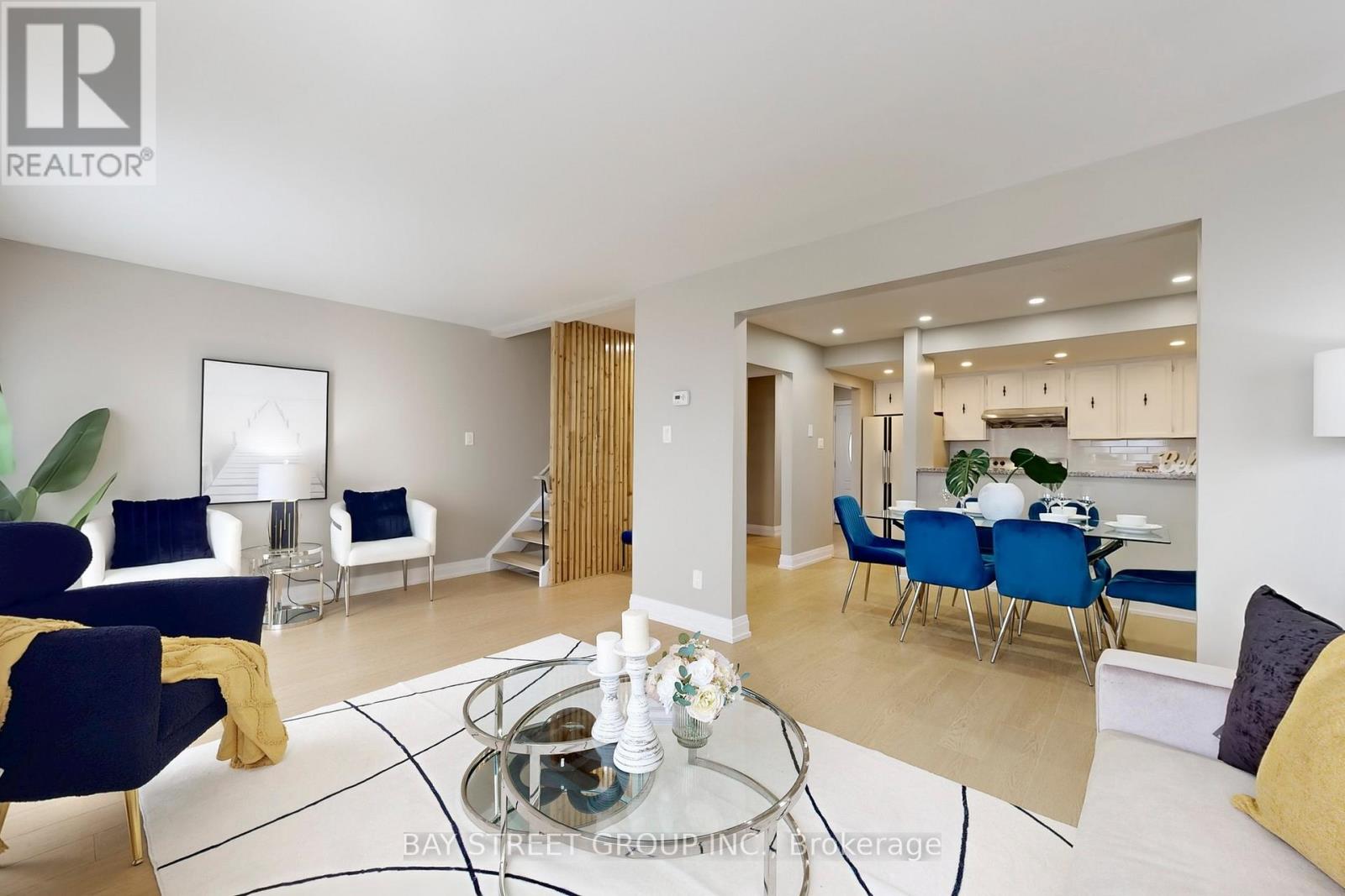 17 Newdawn Crescent, Toronto, Ontario  M1V 1J8 - Photo 3 - E12706720