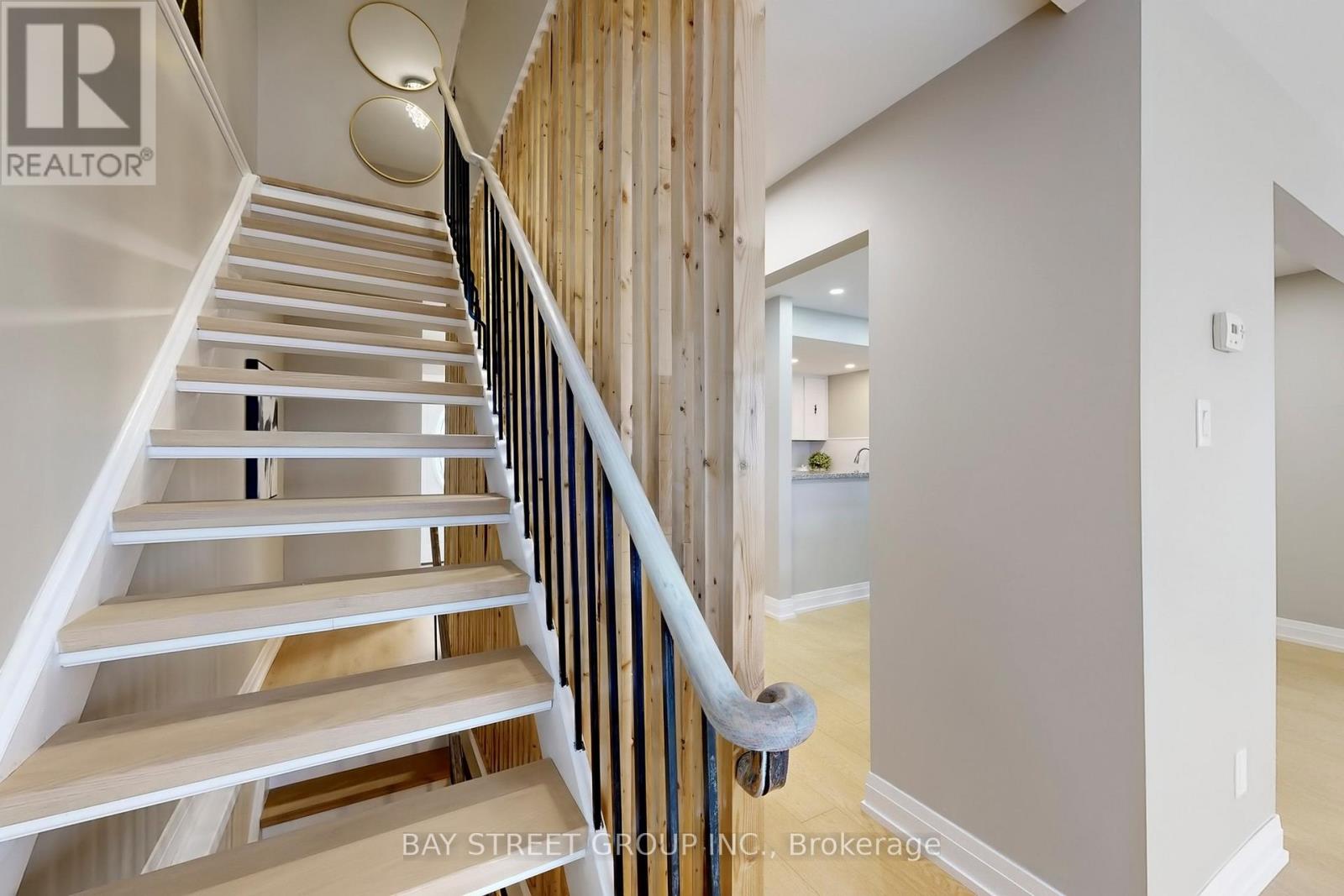 17 Newdawn Crescent, Toronto, Ontario  M1V 1J8 - Photo 9 - E12706720