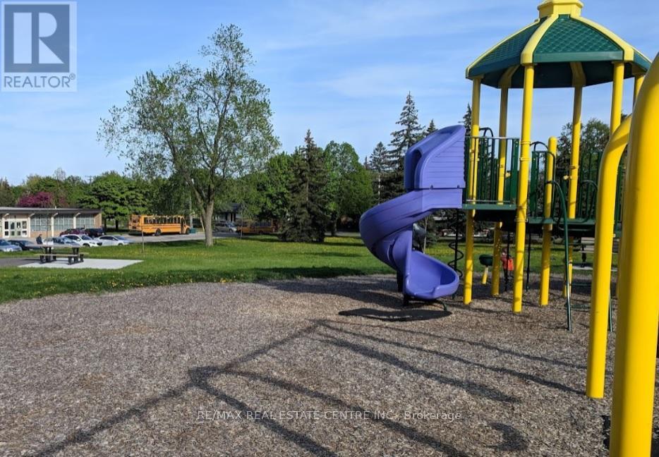 Lower Level - 22 Hollister Road, Toronto, Ontario  M9C 4M7 - Photo 12 - W12706694