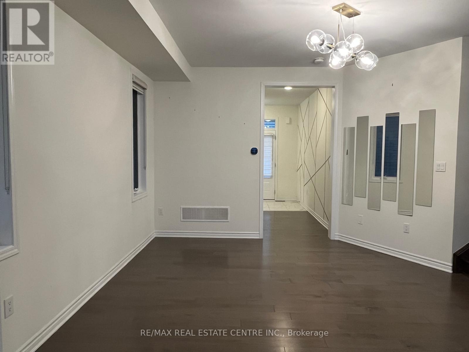 869 Magnolia Terrace, Milton, Ontario  L9E 1R2 - Photo 4 - W12706734