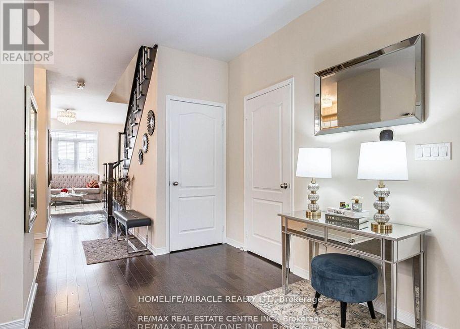 55 Zelda Road E, Brampton, Ontario  L6R 3V4 - Photo 8 - W12706742