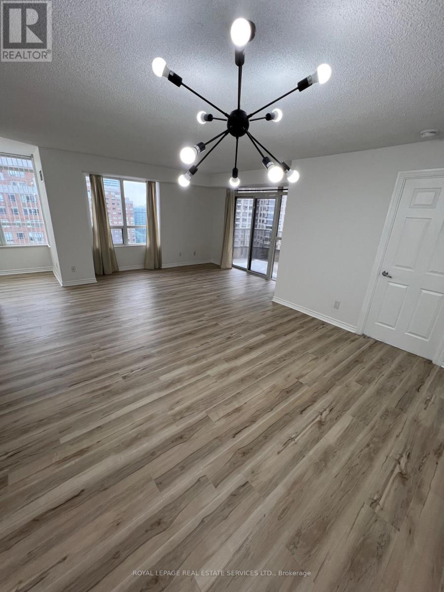 2116 - 3880 Duke Of York Boulevard, Mississauga, Ontario  L5B 4M7 - Photo 8 - W12704198