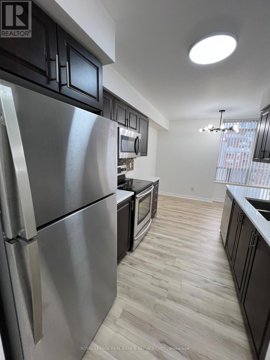 2116 - 3880 Duke Of York Boulevard, Mississauga, Ontario  L5B 4M7 - Photo 12 - W12704198