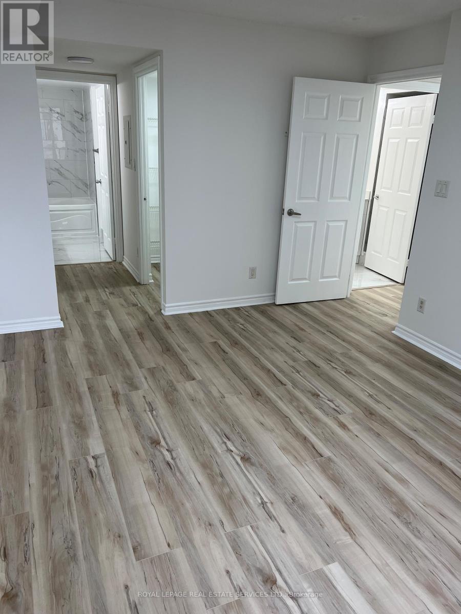 2116 - 3880 Duke Of York Boulevard, Mississauga, Ontario  L5B 4M7 - Photo 16 - W12704198