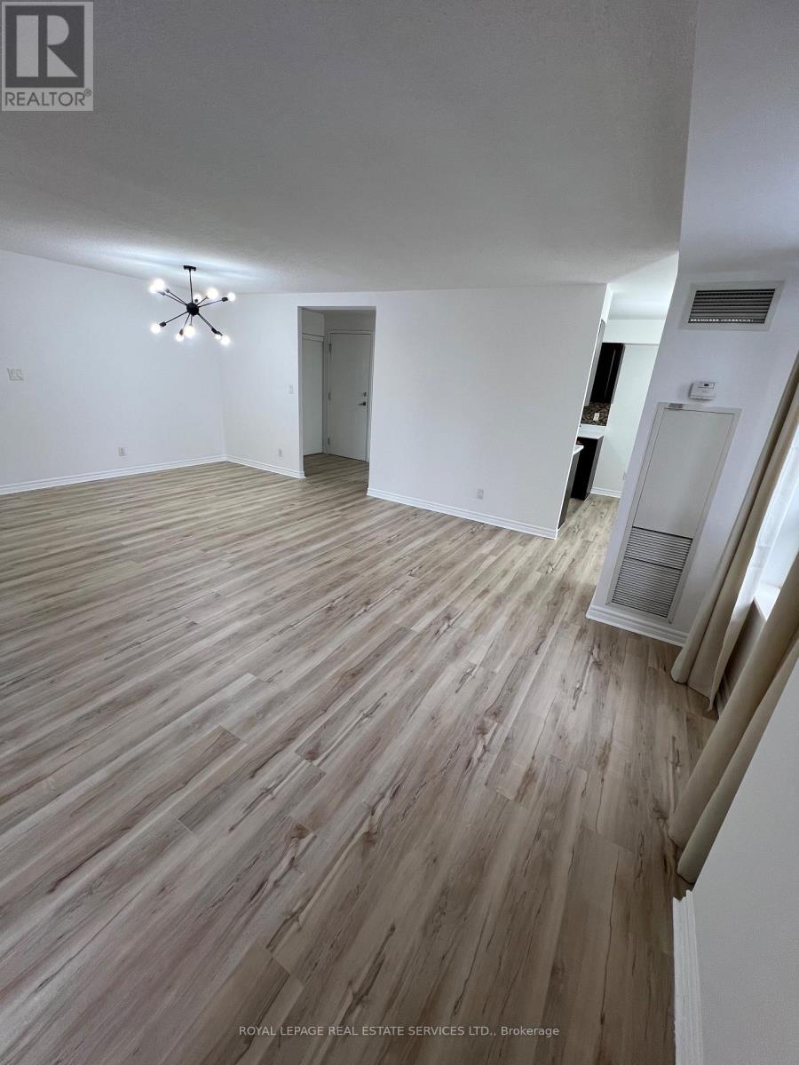 2116 - 3880 Duke Of York Boulevard, Mississauga, Ontario  L5B 4M7 - Photo 11 - W12704198