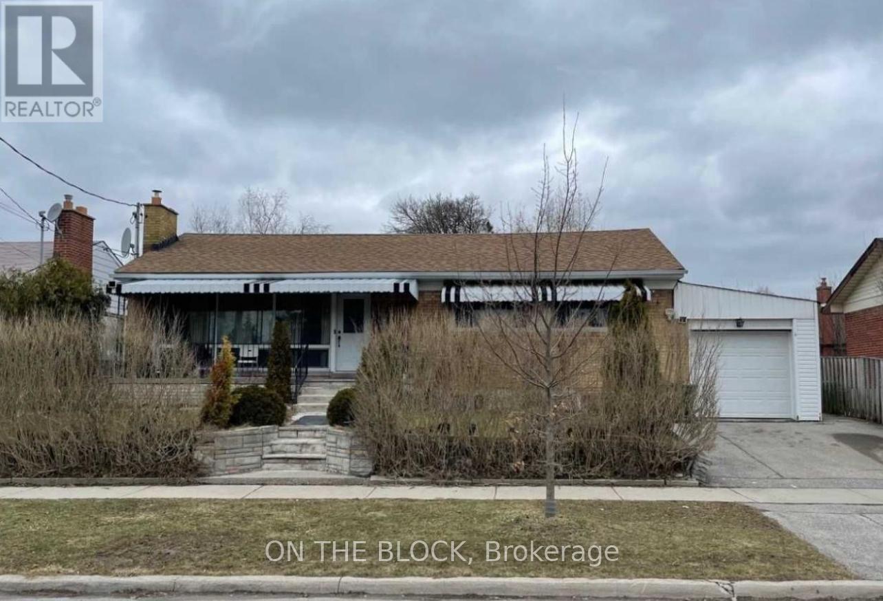 6 LAXFORD AVENUE, Toronto, Ontario