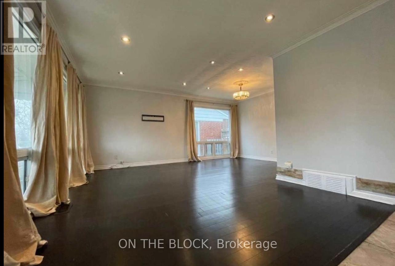 6 Laxford Avenue, Toronto, Ontario  M1R 1M6 - Photo 3 - E12706750