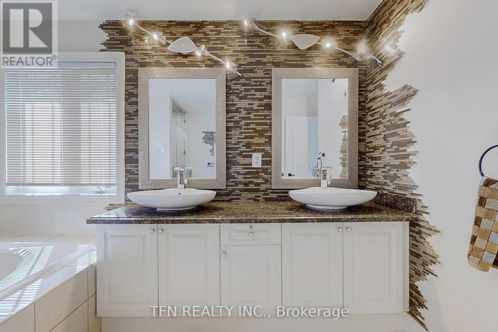 120 Valley Vista Drive, Vaughan, Ontario  L6A 0Z3 - Photo 21 - N12706760