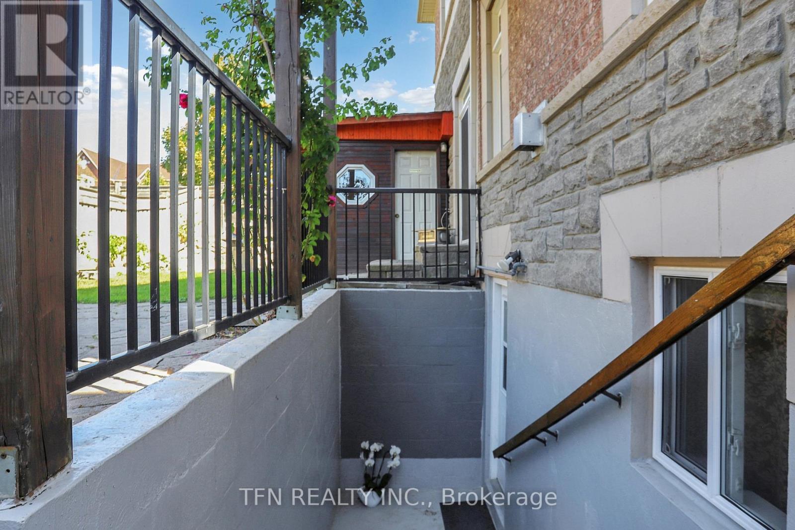 120 Valley Vista Drive, Vaughan, Ontario  L6A 0Z3 - Photo 39 - N12706760