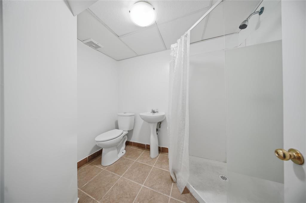 1663 Pacific Avenue W, Winnipeg, Manitoba  R3E 1H6 - Photo 22 - 202601013