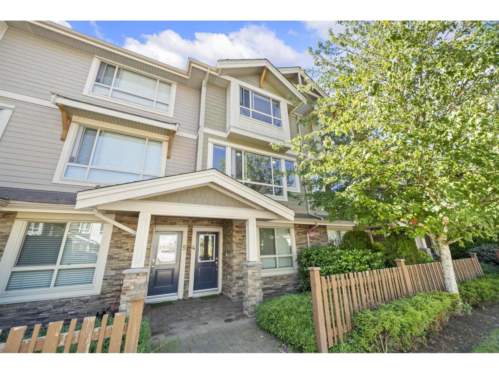 4 19752 55A AVENUE, Langley, British Columbia