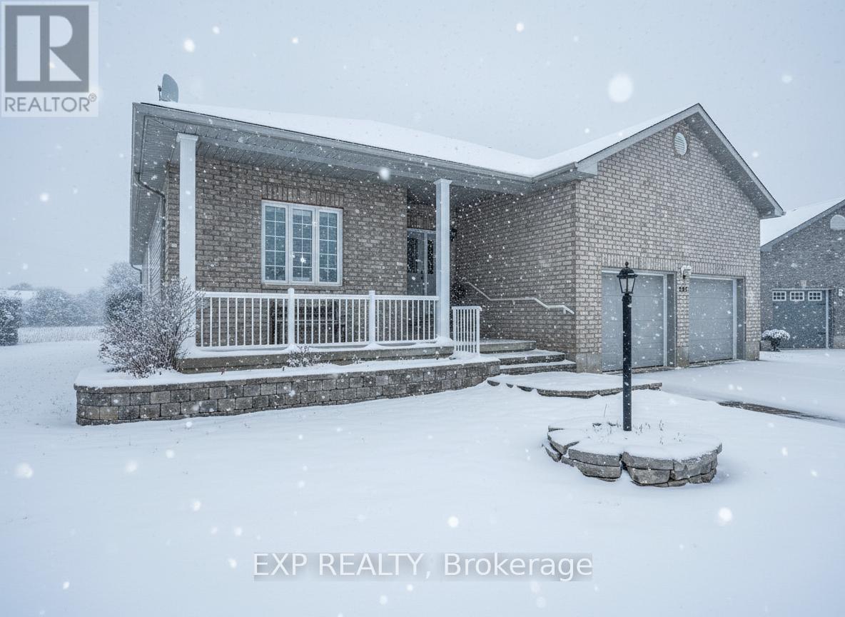 45 Maplehurst Crescent, Prince Edward County, Ontario  K0K 3L0 - Photo 2 - X12706772