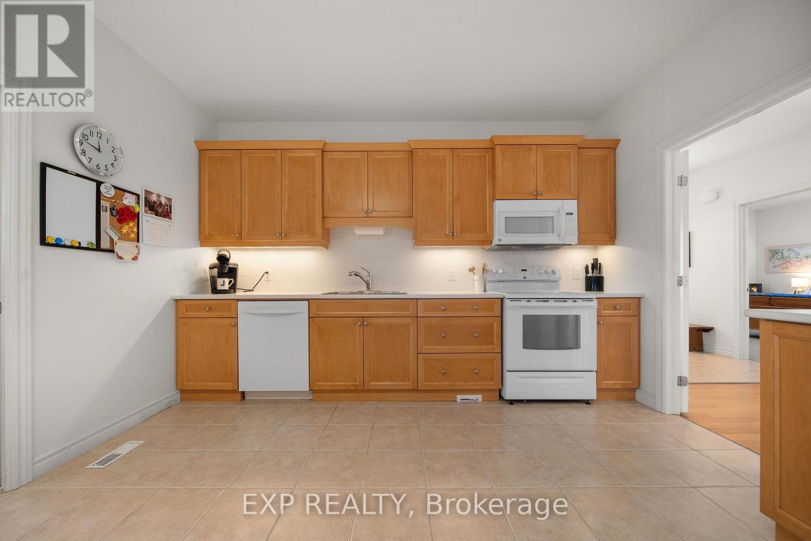 45 Maplehurst Crescent, Prince Edward County, Ontario  K0K 3L0 - Photo 6 - X12706772