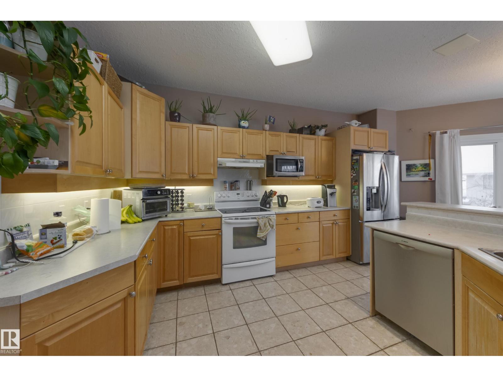 132 Leigh Cr Nw, Edmonton, Alberta  T6L 6J5 - Photo 12 - E4470398