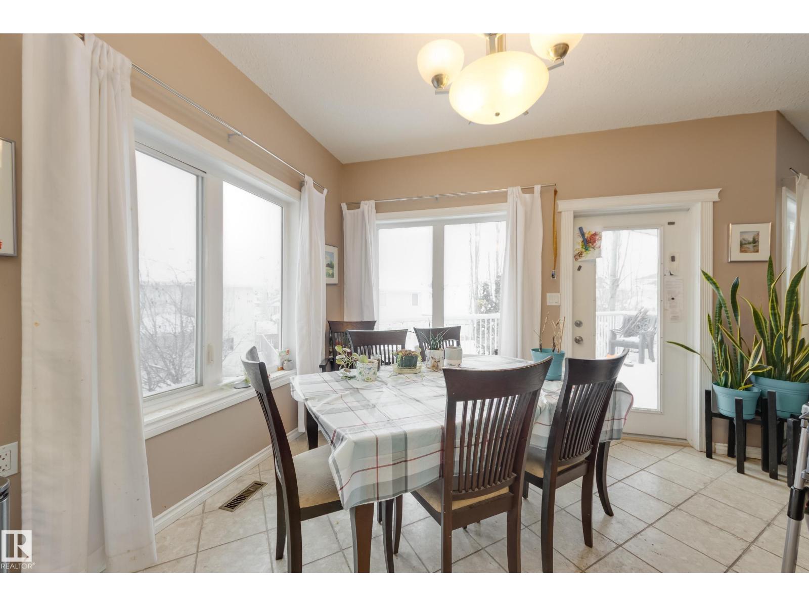 132 Leigh Cr Nw, Edmonton, Alberta  T6L 6J5 - Photo 14 - E4470398