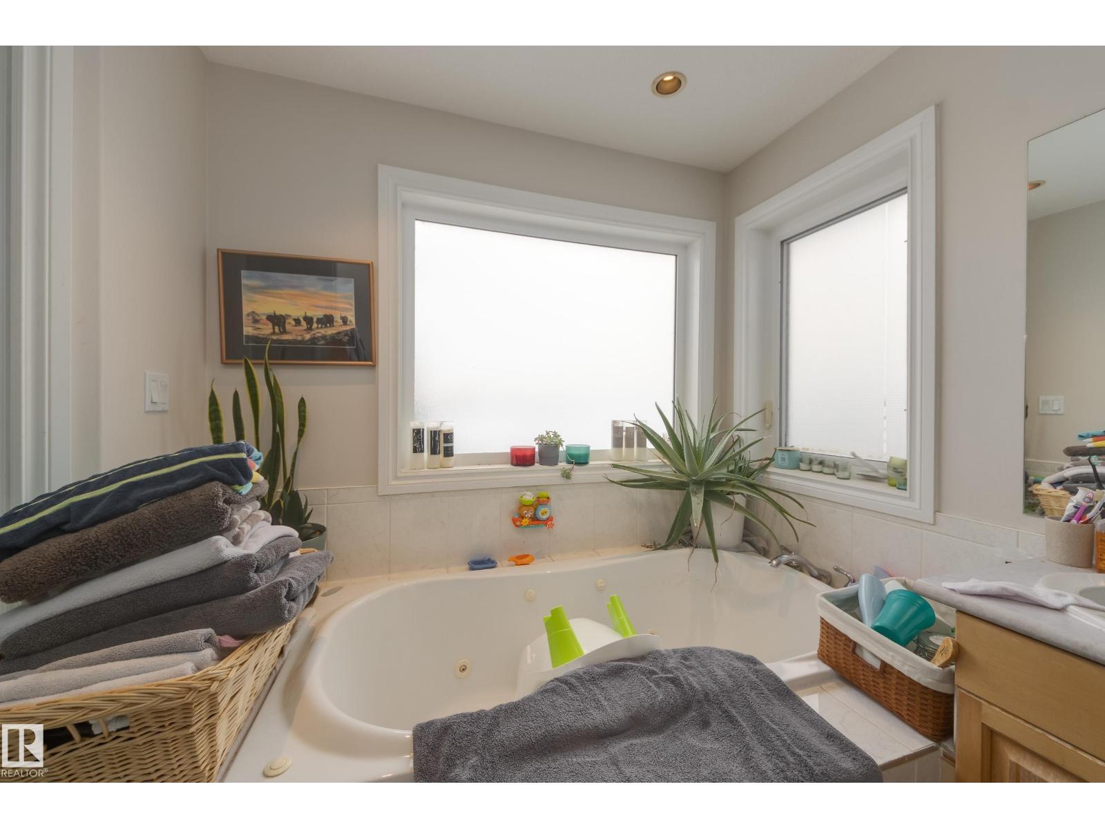 132 Leigh Cr Nw, Edmonton, Alberta  T6L 6J5 - Photo 27 - E4470398