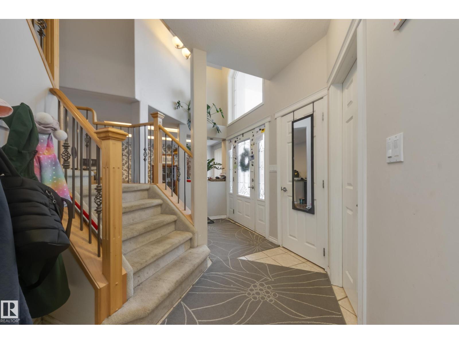 132 Leigh Cr Nw, Edmonton, Alberta  T6L 6J5 - Photo 3 - E4470398