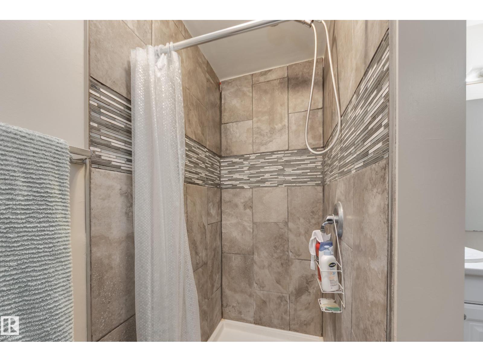 132 Leigh Cr Nw, Edmonton, Alberta  T6L 6J5 - Photo 36 - E4470398