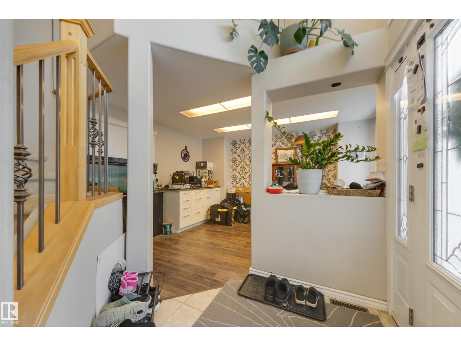 132 Leigh Cr Nw, Edmonton, Alberta  T6L 6J5 - Photo 5 - E4470398