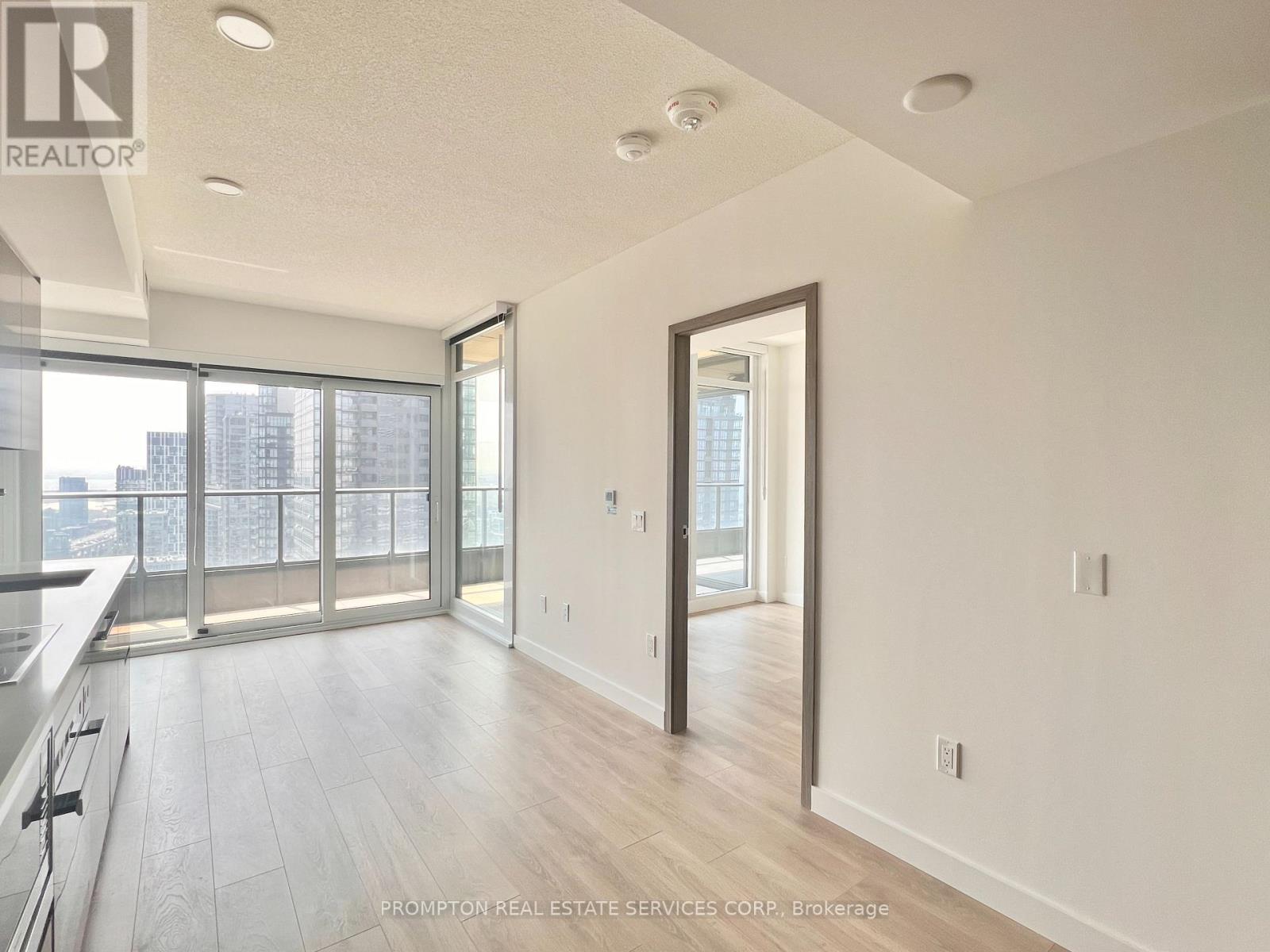 3602 - 3 Concord Cityplace Way, Toronto, Ontario  M5V 0X4 - Photo 5 - C12706776