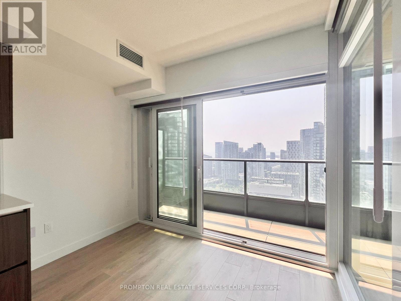 3602 - 3 Concord Cityplace Way, Toronto, Ontario  M5V 0X4 - Photo 9 - C12706776