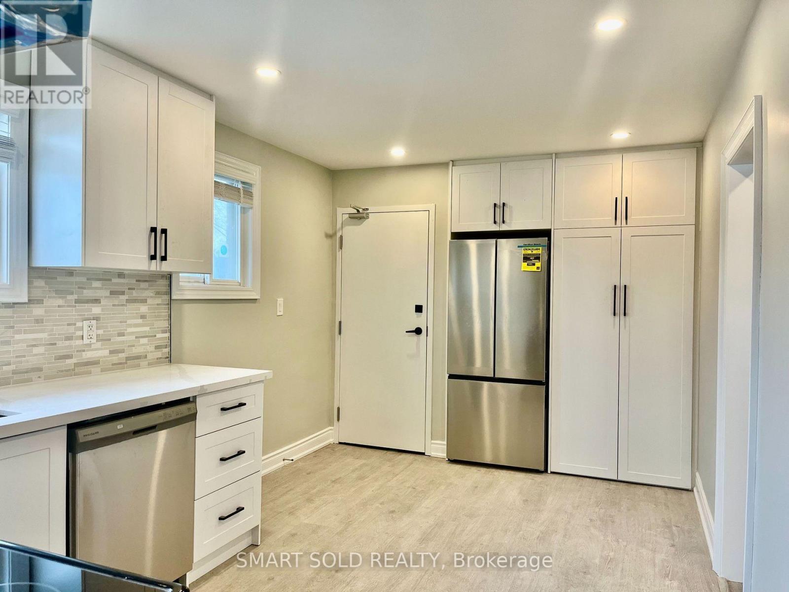 Upper - 228 Silverbirch Drive, Newmarket, Ontario  L3Y 2Z5 - Photo 2 - N12706790