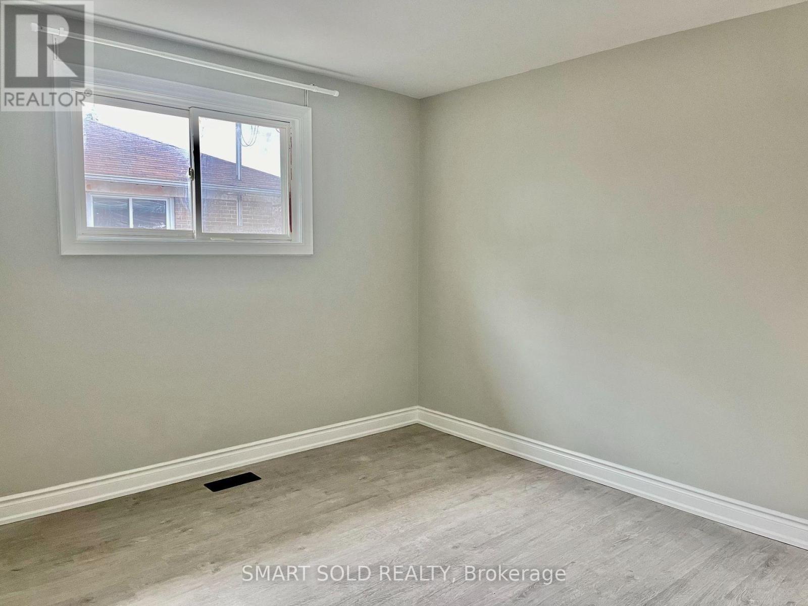 Upper - 228 Silverbirch Drive, Newmarket, Ontario  L3Y 2Z5 - Photo 7 - N12706790