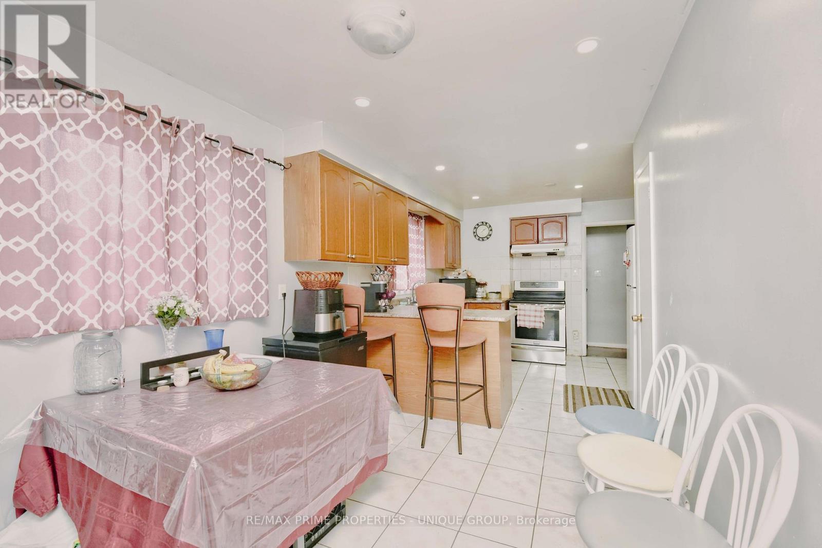 7001 Chigwel Court, Mississauga, Ontario  L4T 1N3 - Photo 10 - W12706780