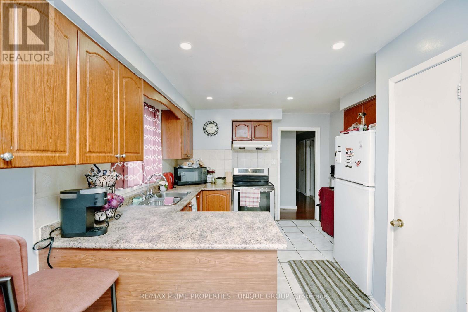 7001 Chigwel Court, Mississauga, Ontario  L4T 1N3 - Photo 11 - W12706780