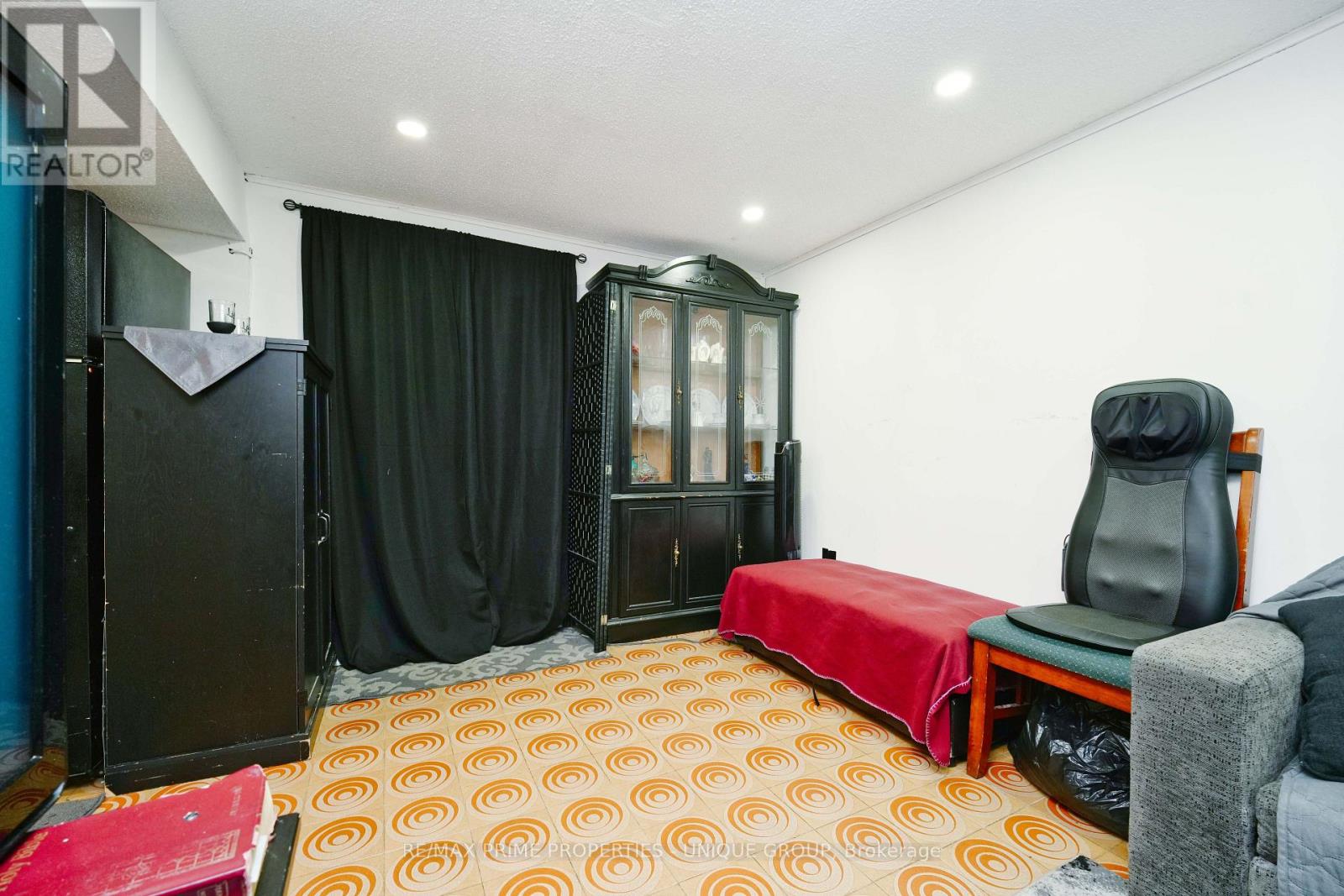 7001 Chigwel Court, Mississauga, Ontario  L4T 1N3 - Photo 28 - W12706780